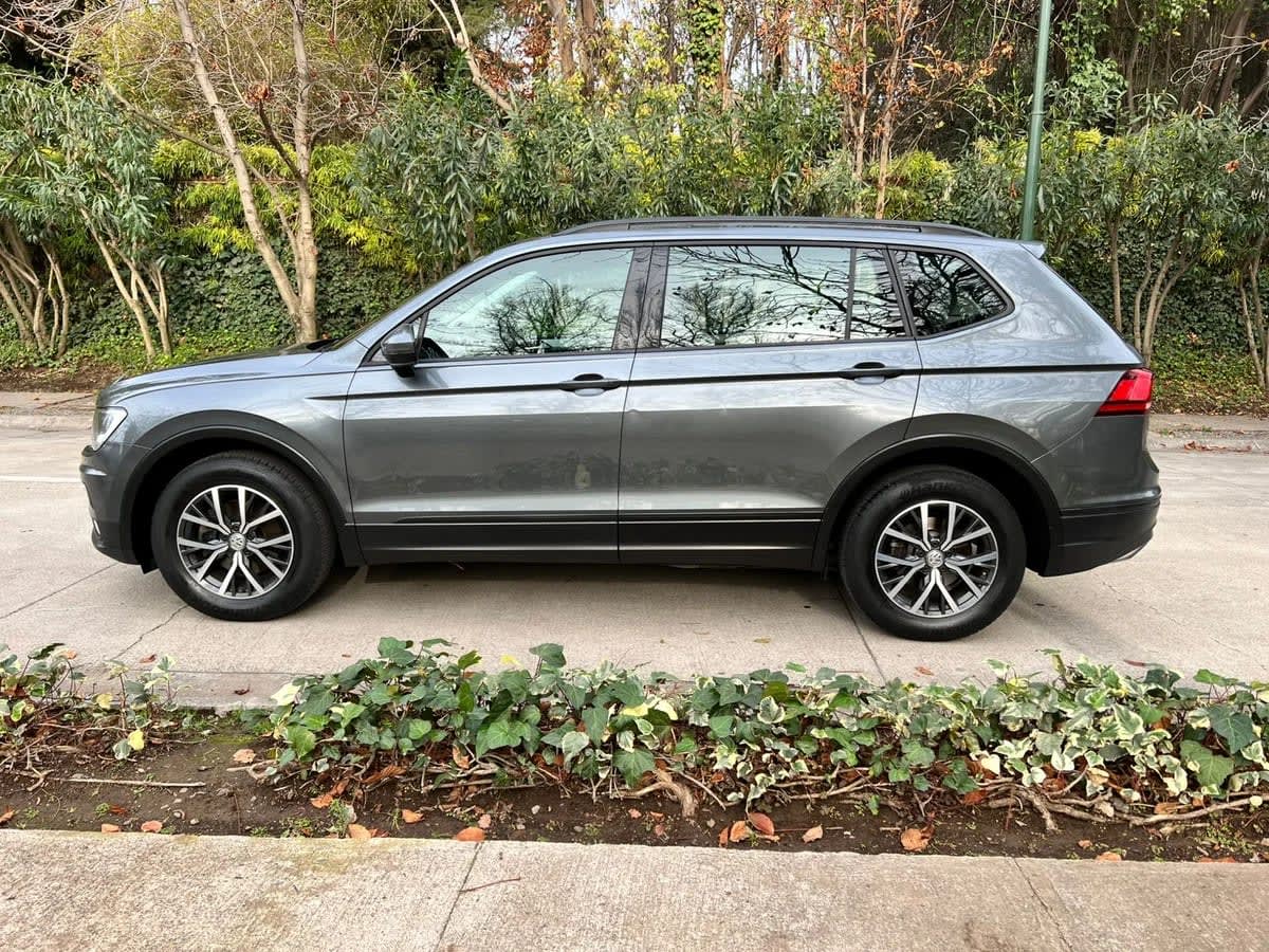 2019 VOLKSWAGEN Tiguan TSI Negro - Miniatura 4