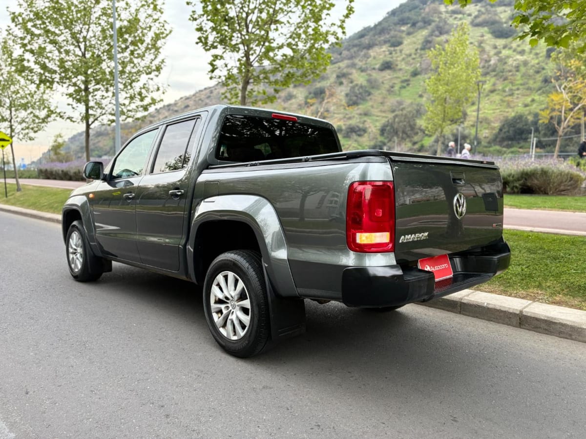 2023 Volkswagen AMAROK Comfortline Gris - Miniatura 4