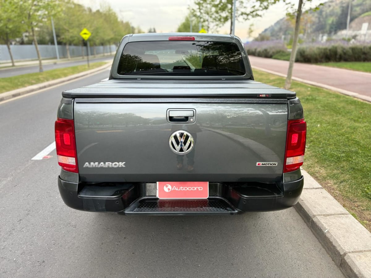 2023 Volkswagen AMAROK Comfortline Gris - Miniatura 5