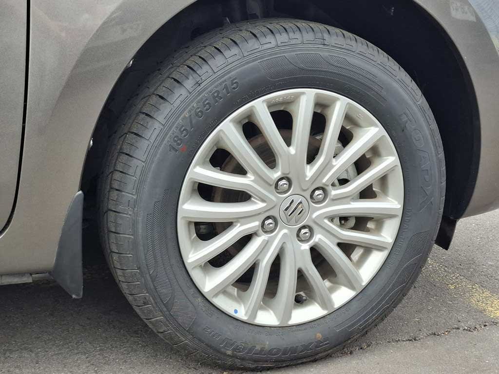 2024 Suzuki DZIRE 1.2 Gris - Miniatura 8
