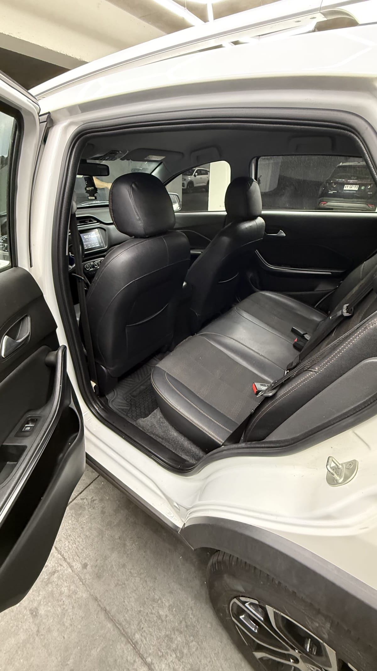 2022 Chery Tiggo 2 Blanco - Miniatura 5