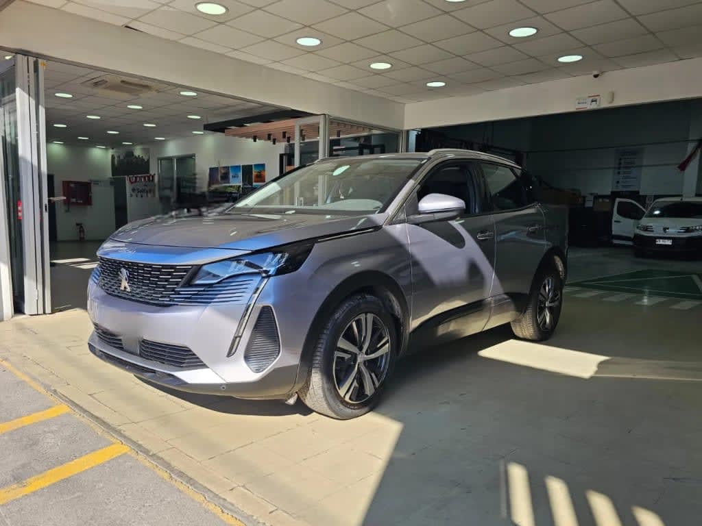 2022 Peugeot 3008 1.5 Gris - Imagen 1