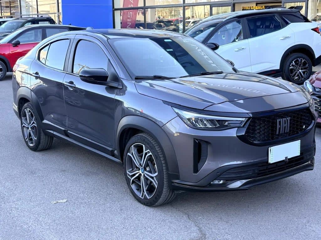 2025 Fiat Fastback 1.0 Gris - Miniatura 3
