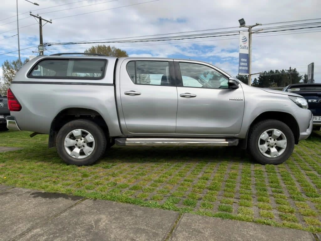 2017 Toyota Hilux 2.7 Plata - Miniatura 4