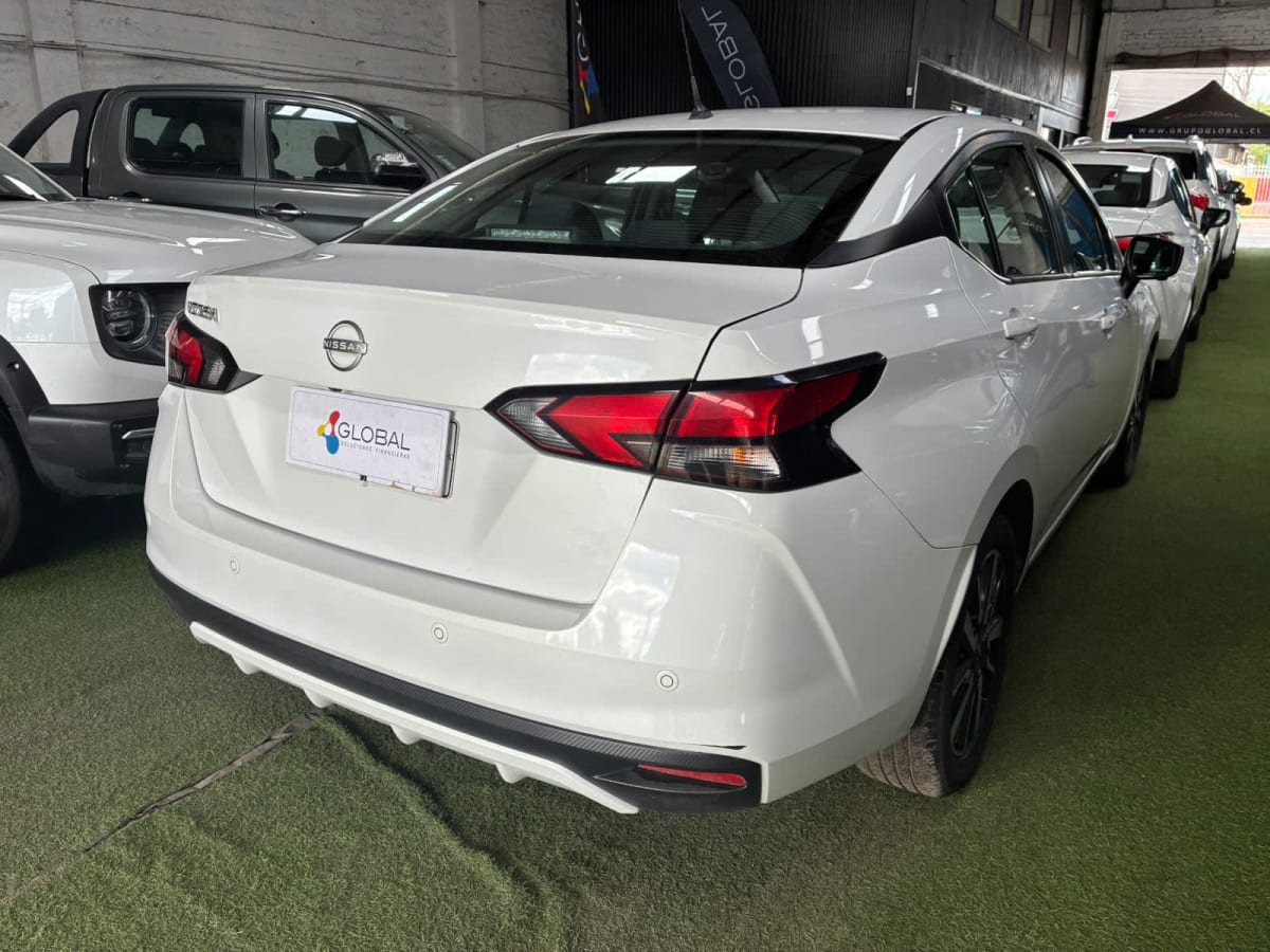 2024 Nissan Versa Advance 1.6 Blanco - Miniatura 4