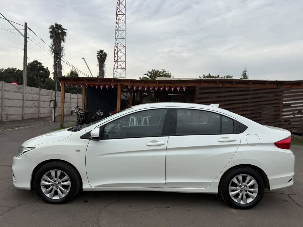 2018 Honda NEW City LX Blanco - Miniatura 2