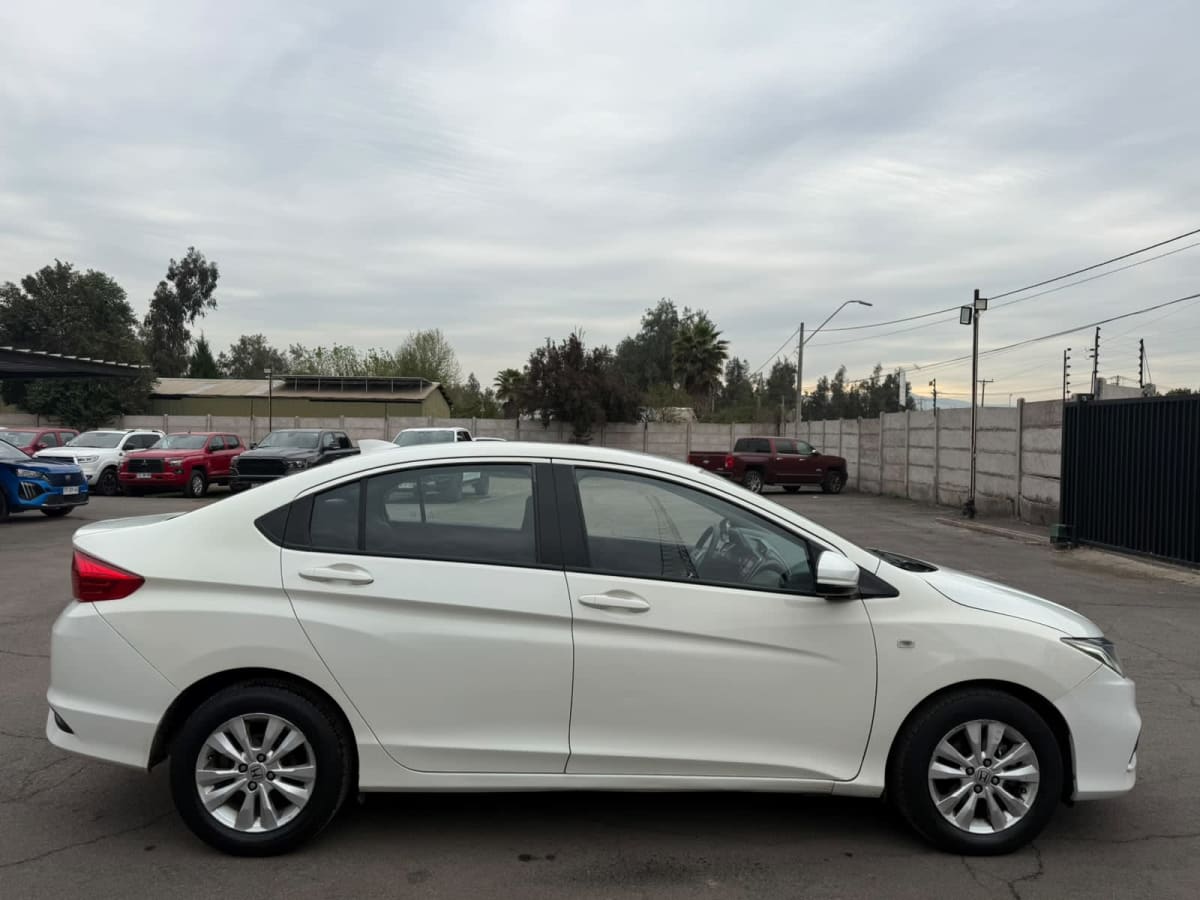 2018 Honda NEW City LX Blanco - Miniatura 6