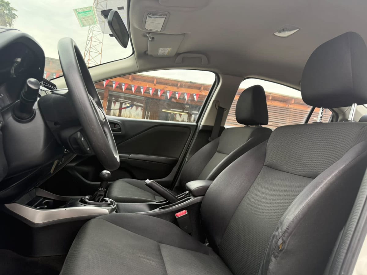 2018 Honda NEW City LX Blanco - Miniatura 9