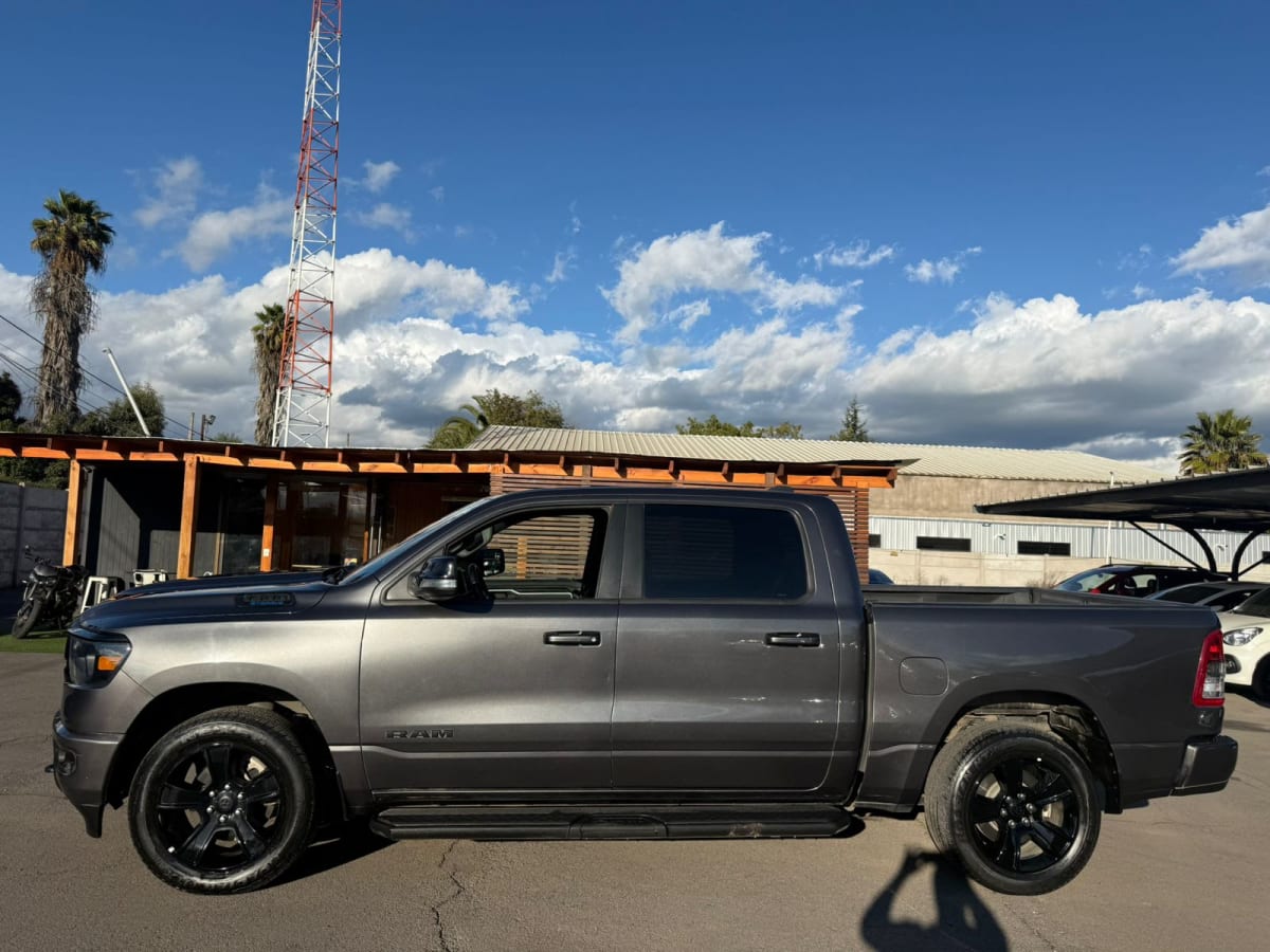 2022 RAM 1500 BIG Horn Gris - Miniatura 2