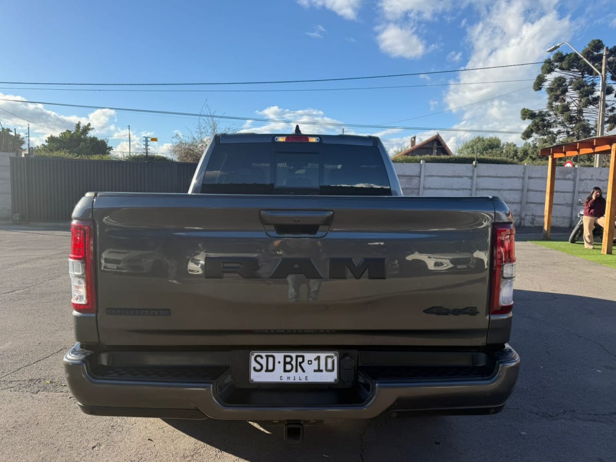 2022 RAM 1500 BIG Horn Gris - Miniatura 4