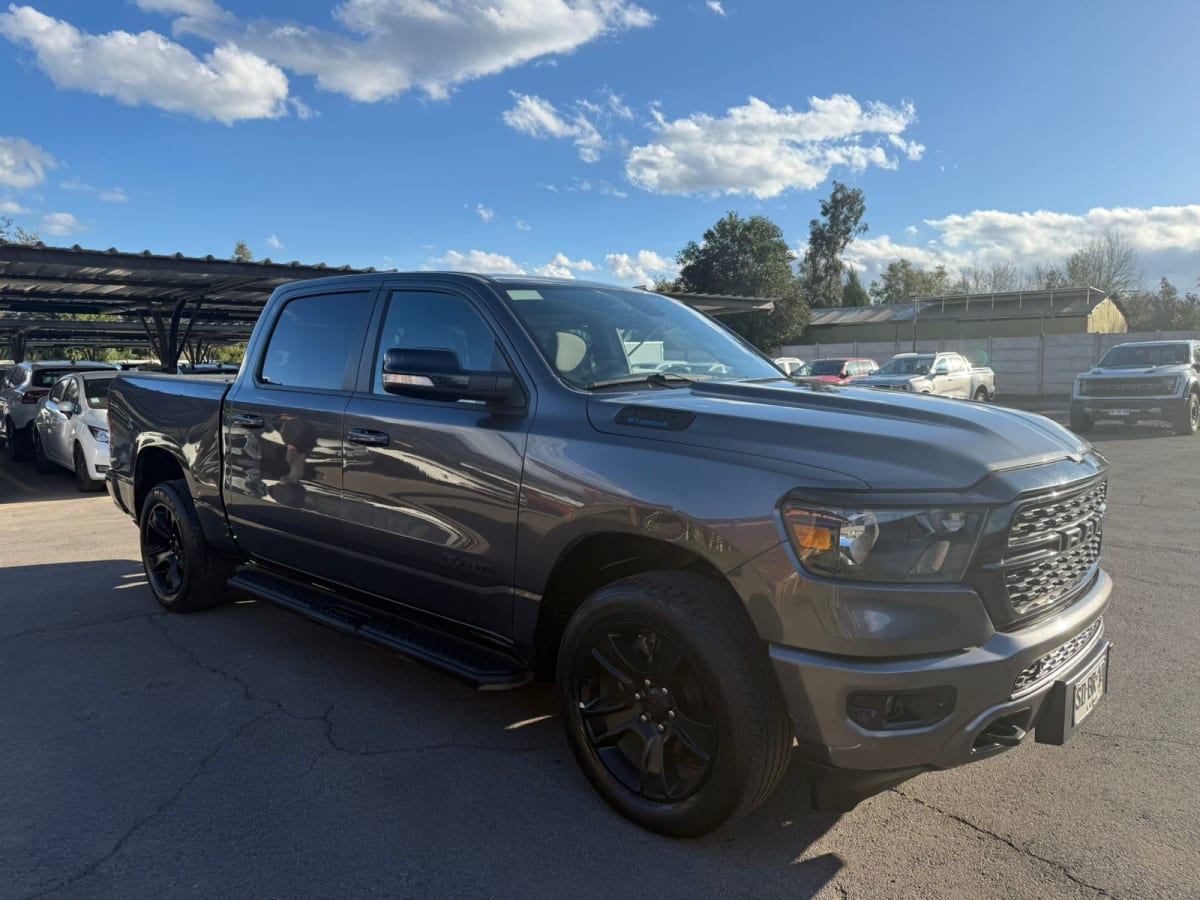 2022 RAM 1500 BIG Horn Gris - Miniatura 5
