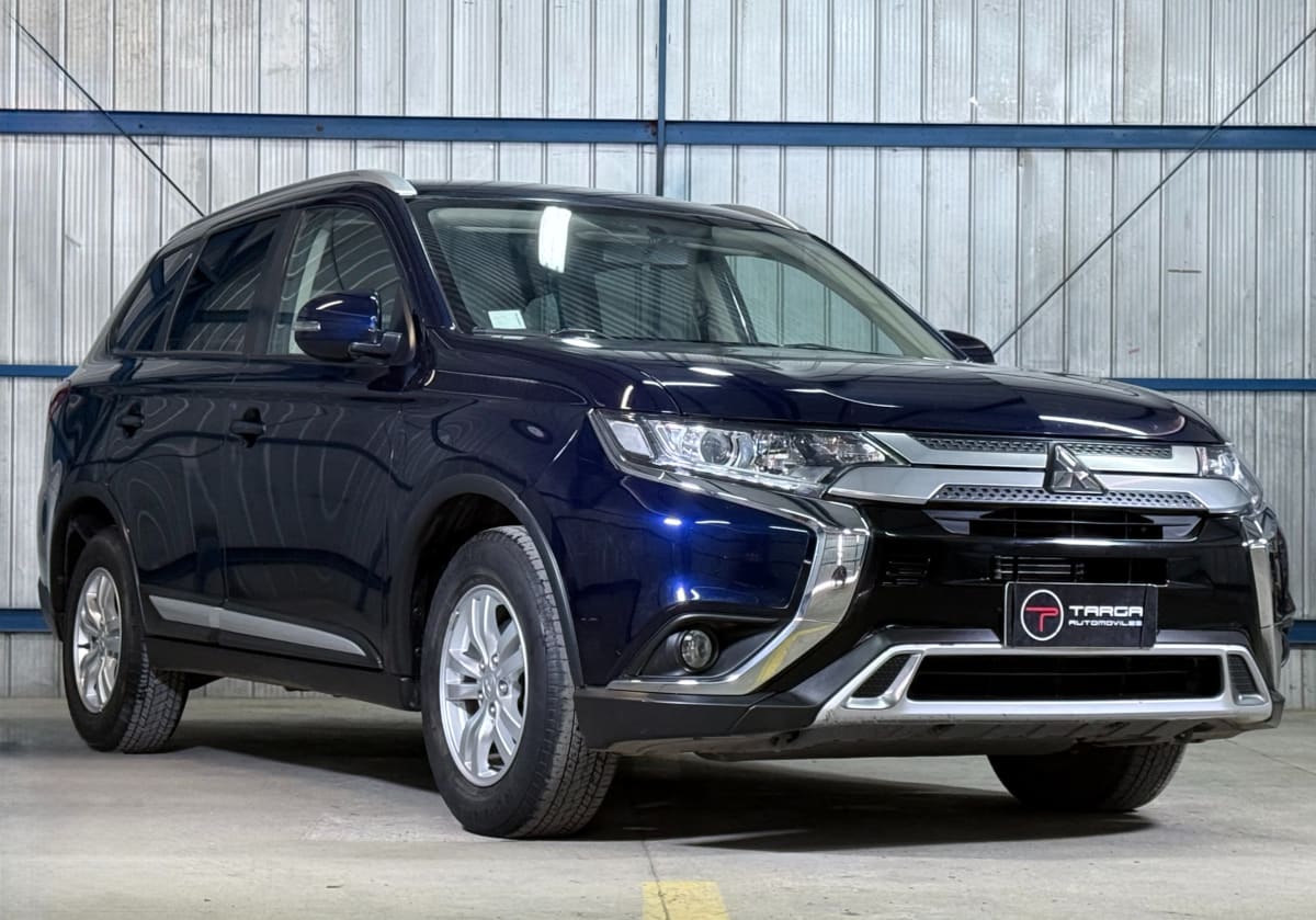 2023 Mitsubishi Outlander 2.0 - Imagen 1