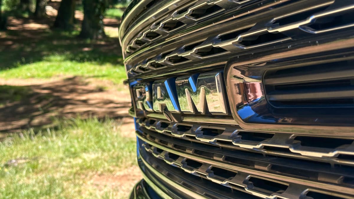 2020 Dodge RAM 1500 - Miniatura 8