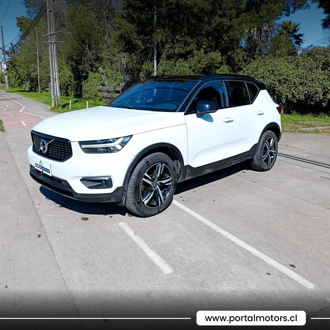 2018 Volvo XC40 T4 - Miniatura 2