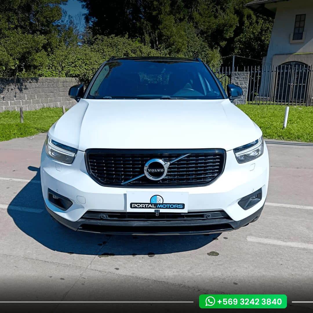 2018 Volvo XC40 T4 - Miniatura 9