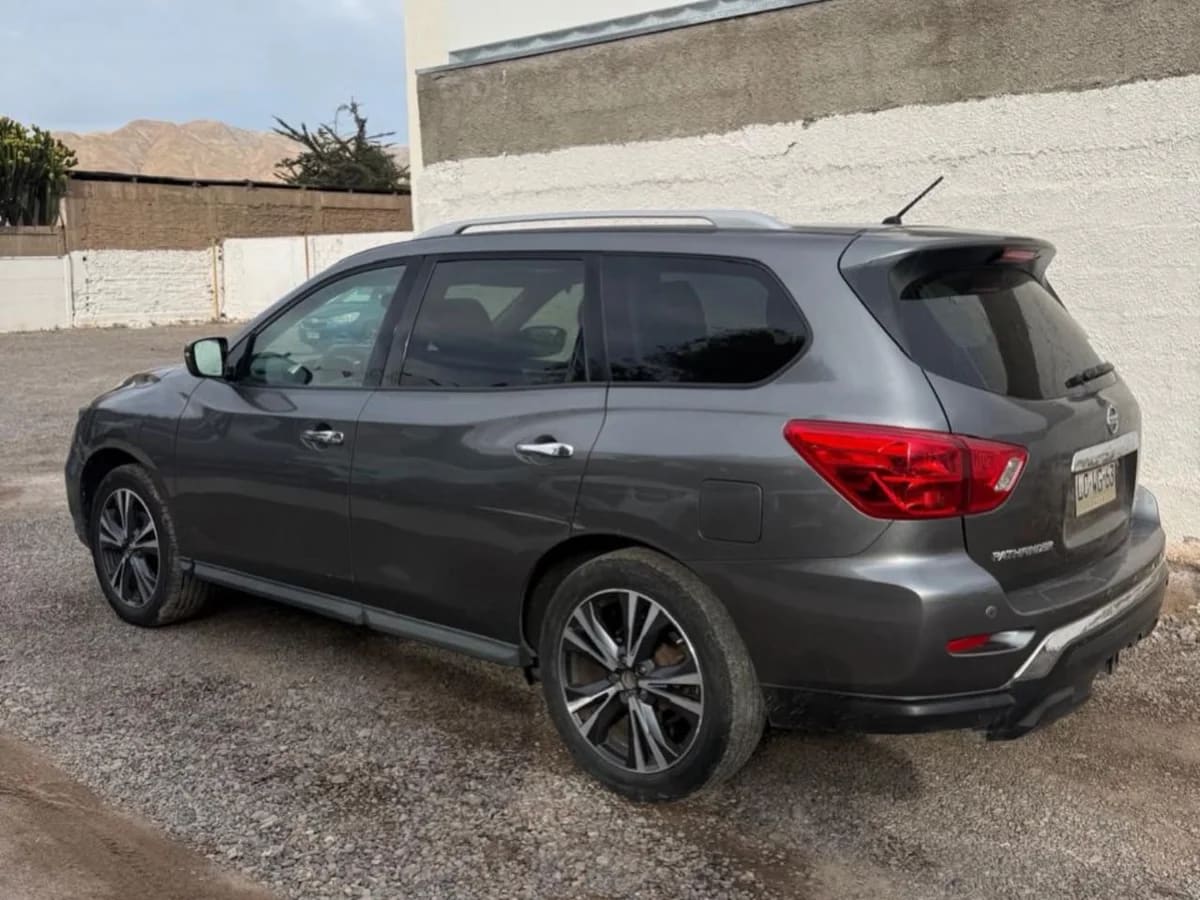 2019 Nissan Pathfinder 3.5 Gris - Miniatura 7