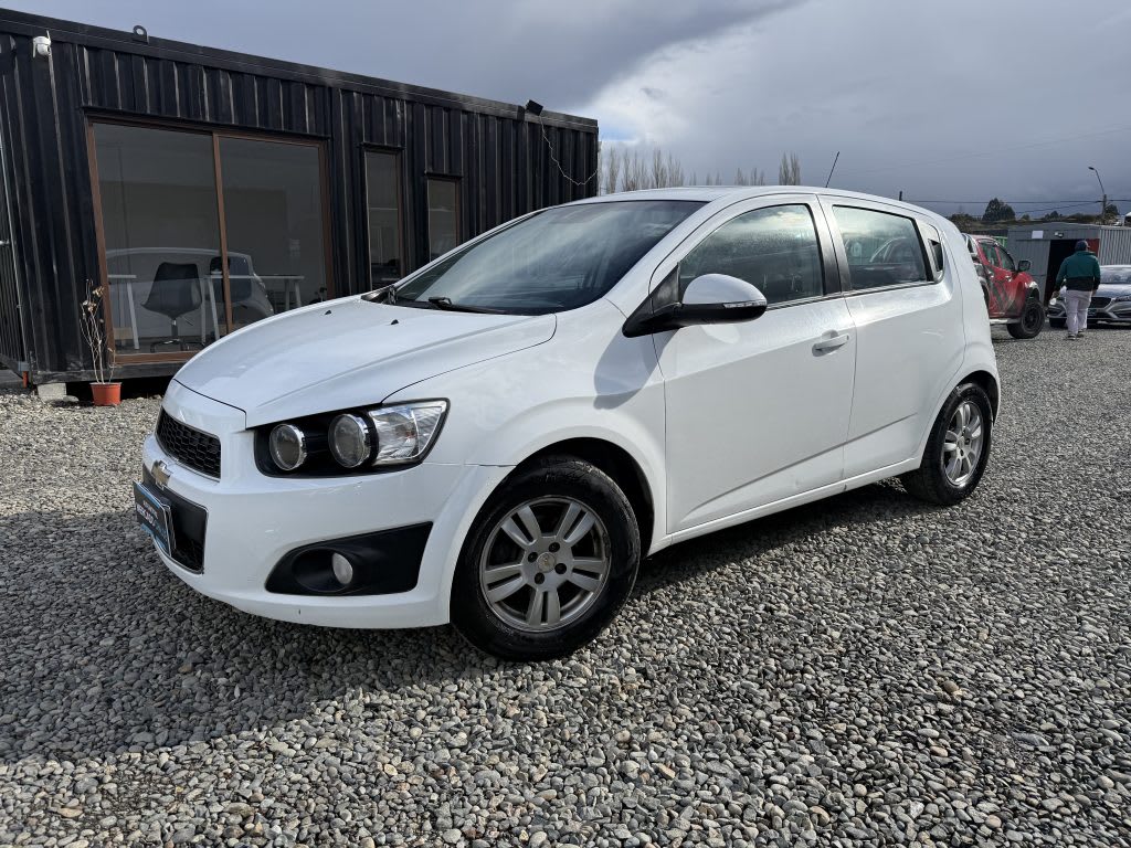 2016 Chevrolet Sonic 1.6 - Imagen 1