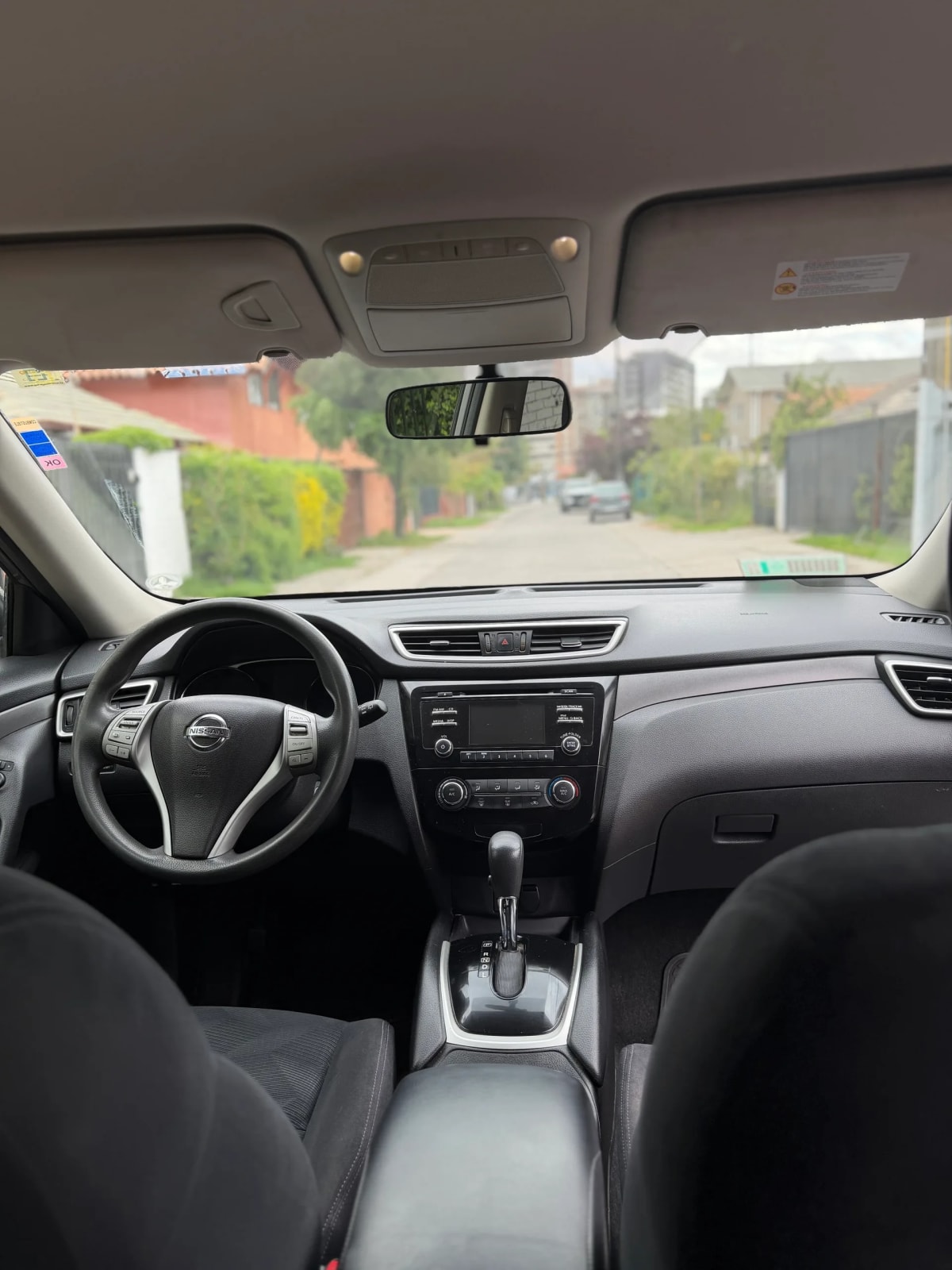 2015 Nissan Xtrail Sense Plata - Miniatura 10