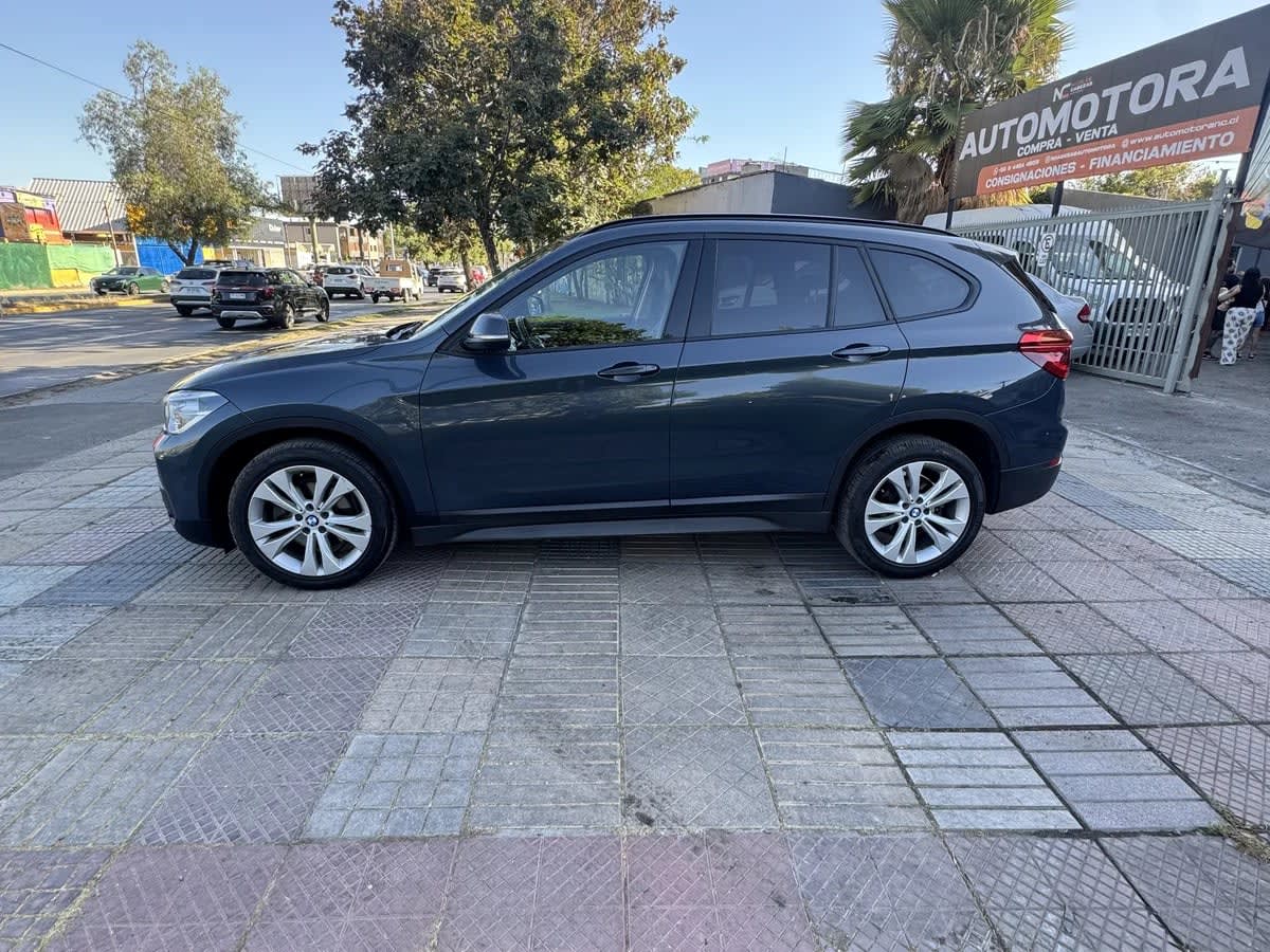 2019 BMW X1 Azul - Miniatura 2