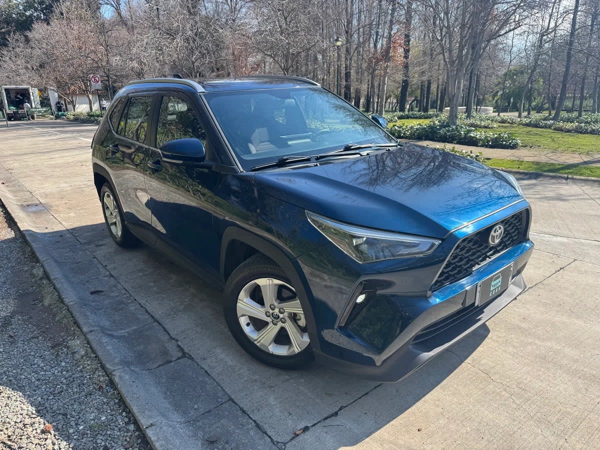 2024 Toyota Yaris 1.5L Verde - Imagen 1