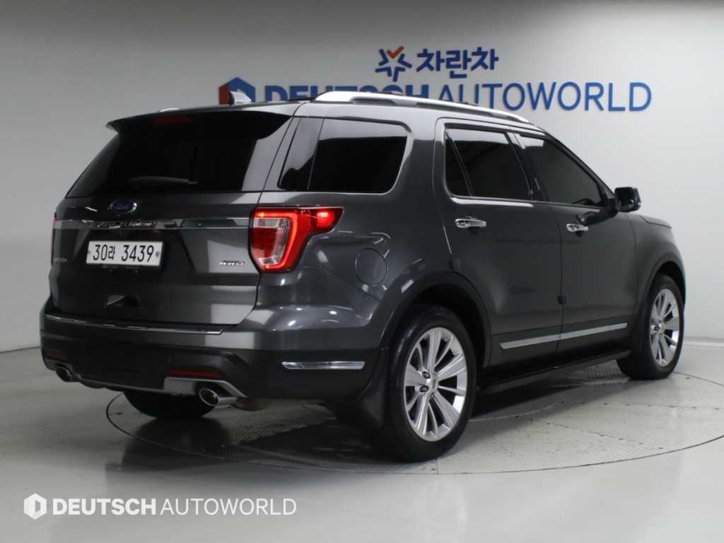 2019 Ford Explorer 3.5 - Miniatura 2