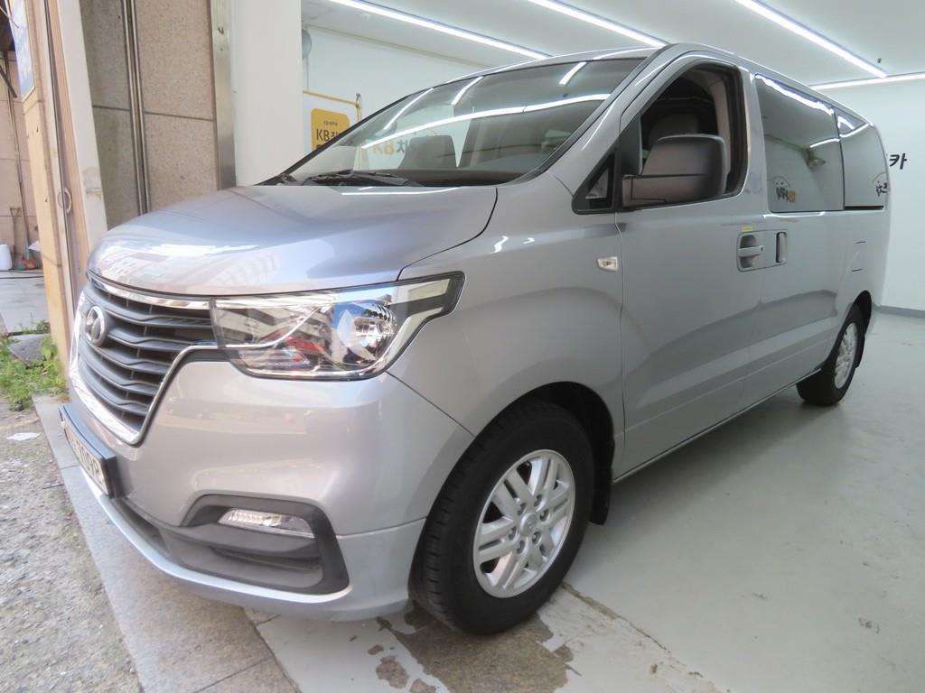 2021 Hyundai Starex Ref 420928 Diesel Gris - Miniatura 2