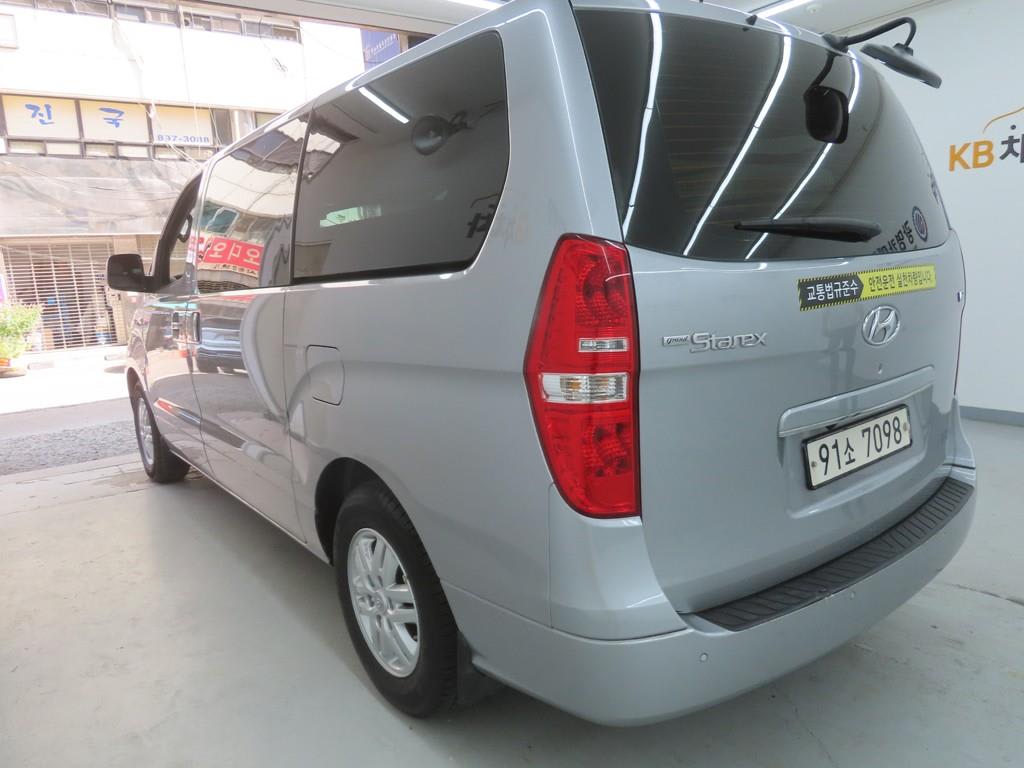 2021 Hyundai Starex Ref 420928 Diesel Gris - Miniatura 3