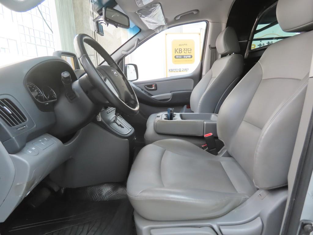 2021 Hyundai Starex Ref 420928 Diesel Gris - Miniatura 5