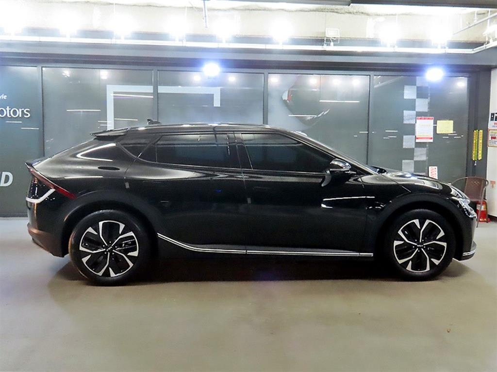 2022 KIA Ev6 Ref 420942 Electricity Negro - Miniatura 3