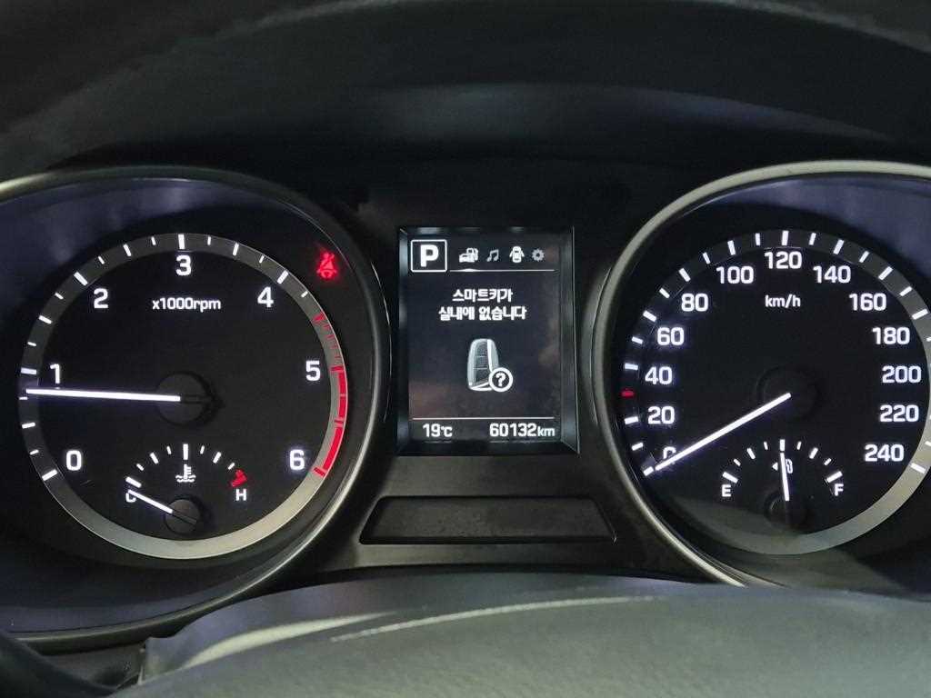2016 Hyundai Santa Fe The Negro - Miniatura 6