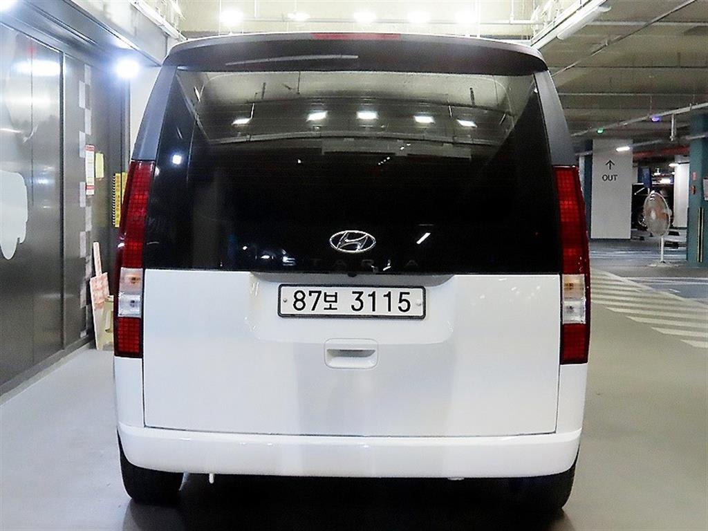 2022 Hyundai Staria 2WD Blanco - Miniatura 5