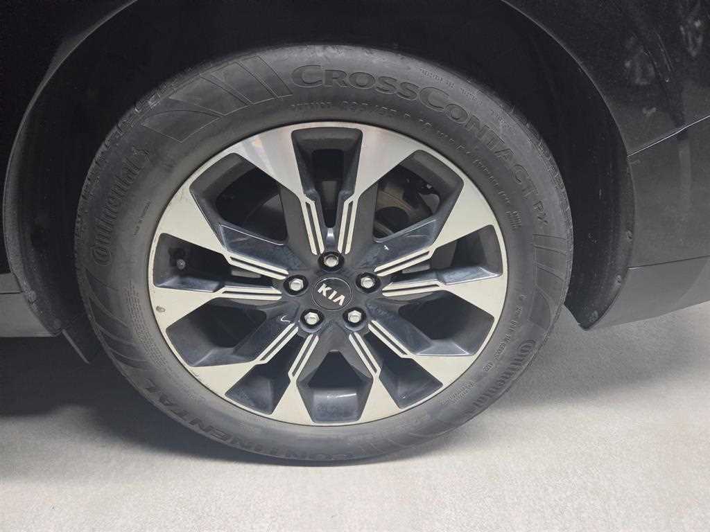 2021 Kia Carnival 4th Negro - Miniatura 4
