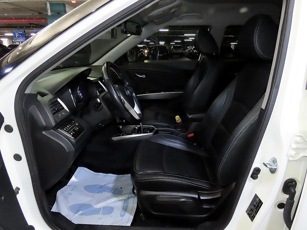 2016 SsangYong Tivoli Diesel Blanco - Miniatura 6