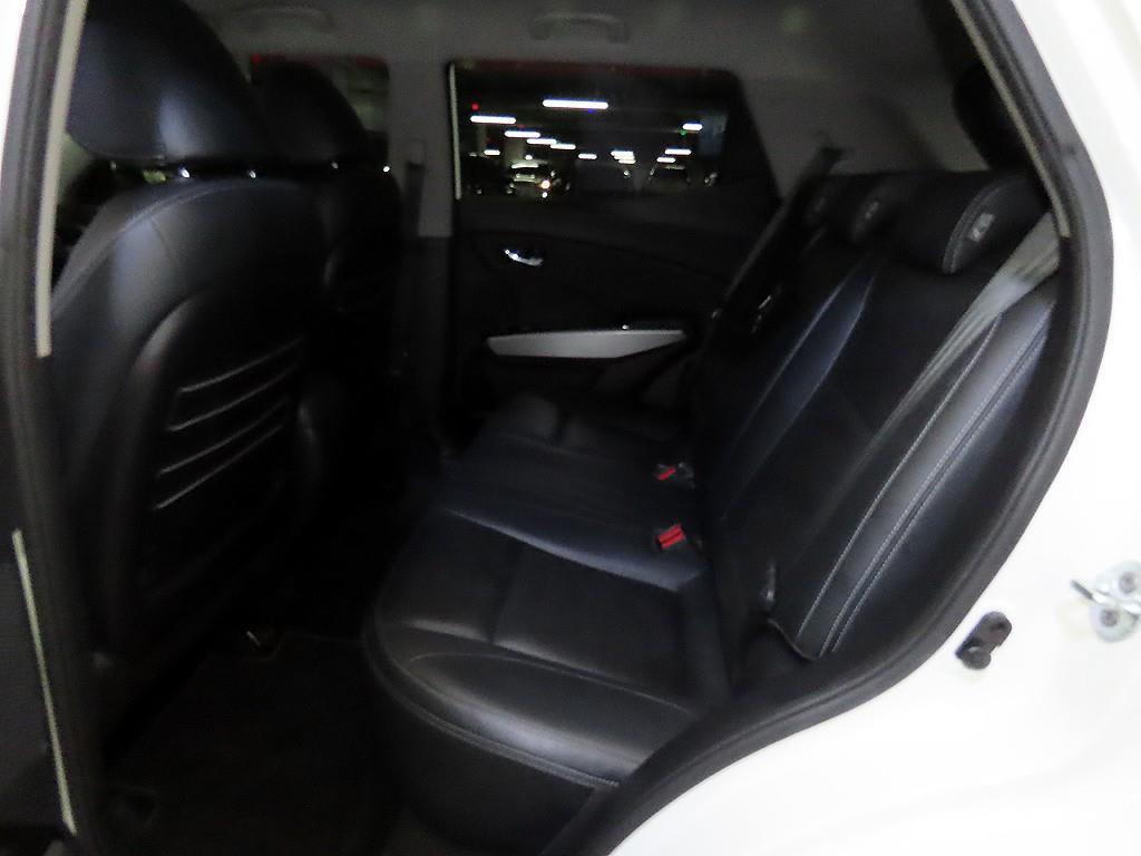 2016 SsangYong Tivoli Diesel Blanco - Miniatura 7