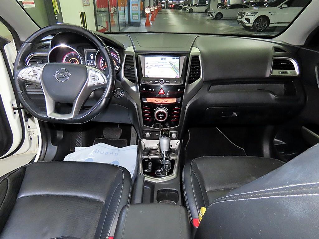2016 SsangYong Tivoli Diesel Blanco - Miniatura 10