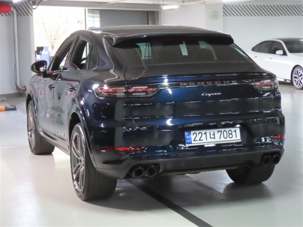 2023 Porsche Cayenne (PO536) - Miniatura 4