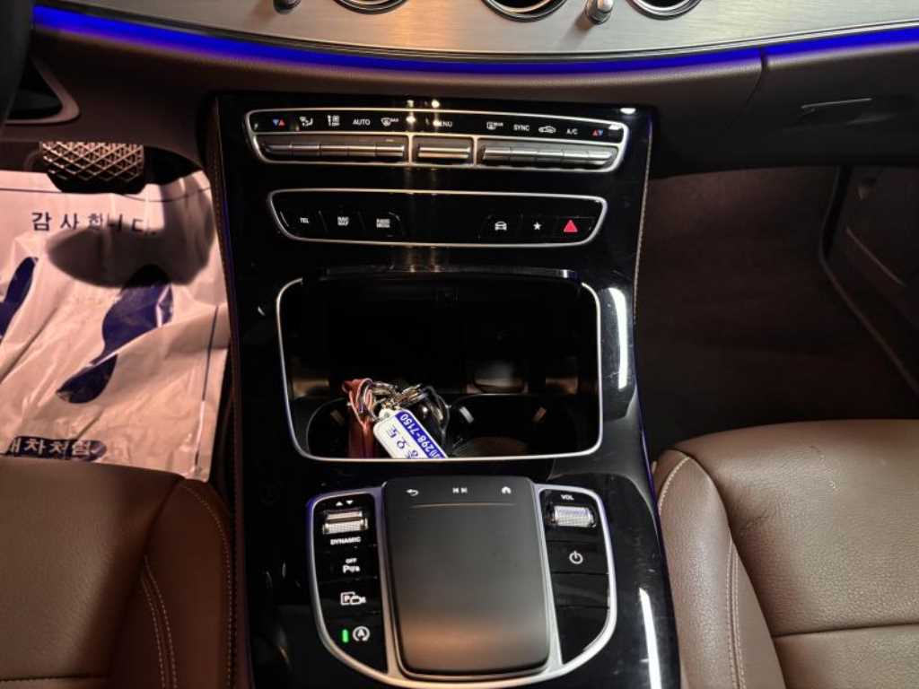 2021 Mercedes-Benz Clase E Mercedes Benz E Class Ref 420909 - Miniatura 9