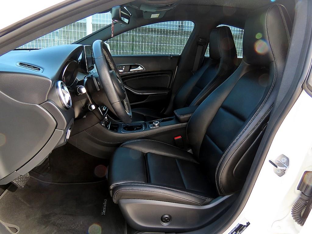2018 Mercedes-Benz CLA Class Blanco - Miniatura 5