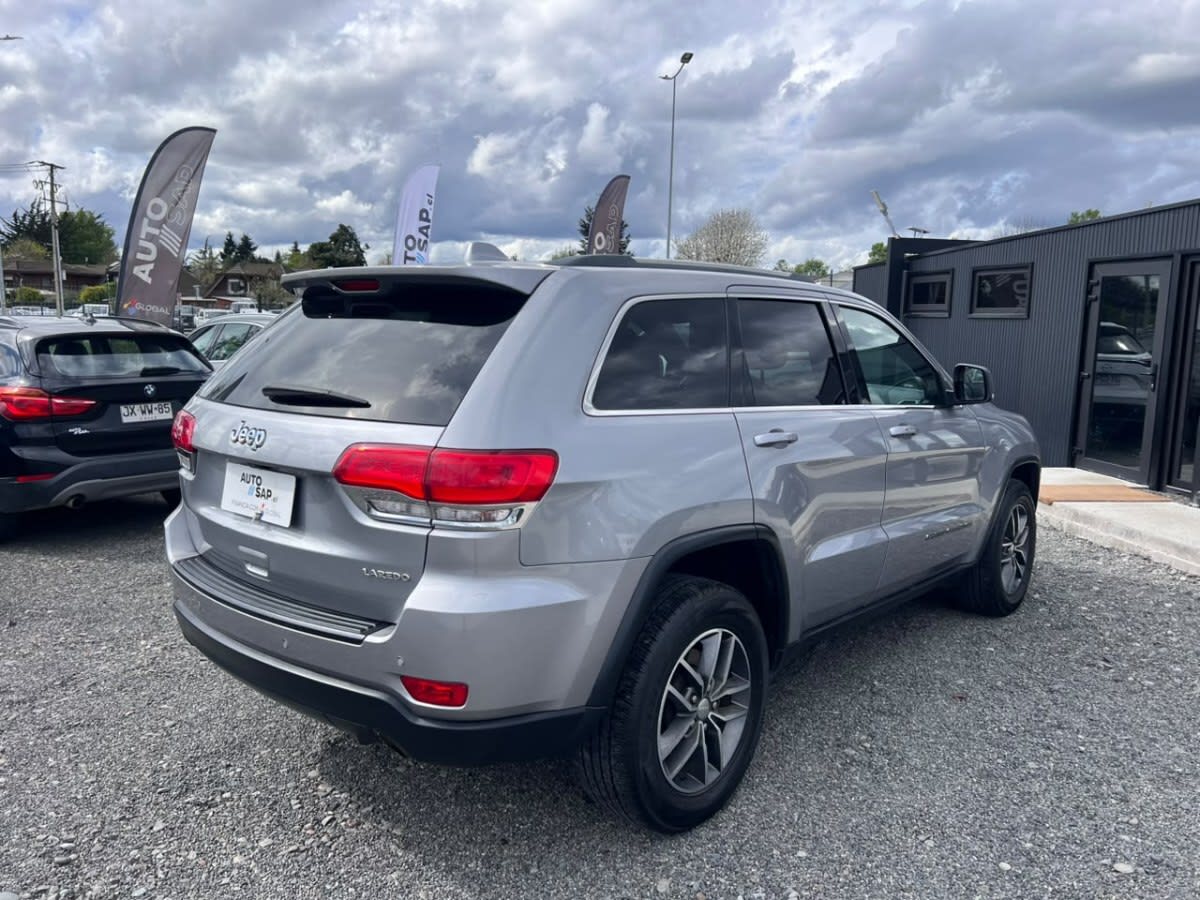 2018 Jeep Grand Cherokee Plata - Miniatura 4