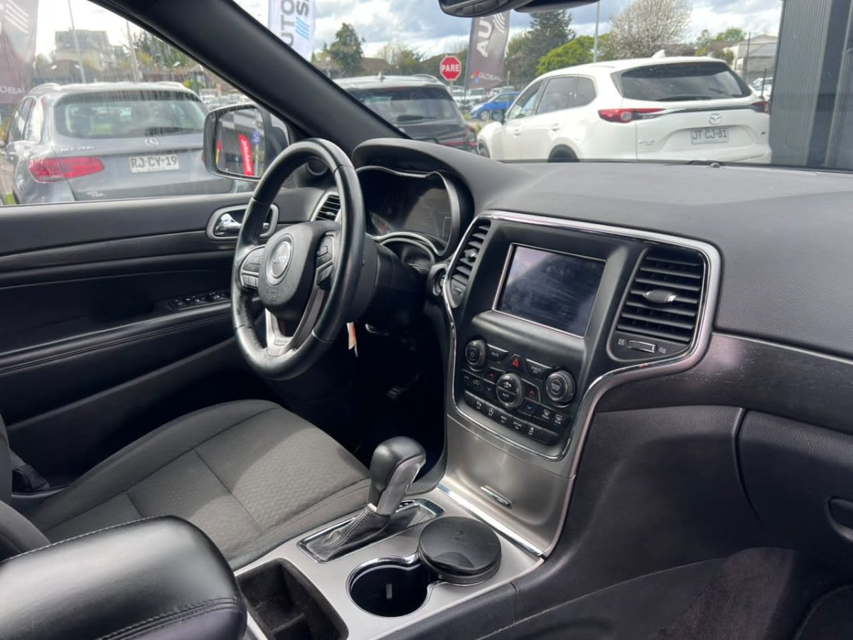 2018 Jeep Grand Cherokee Plata - Miniatura 9