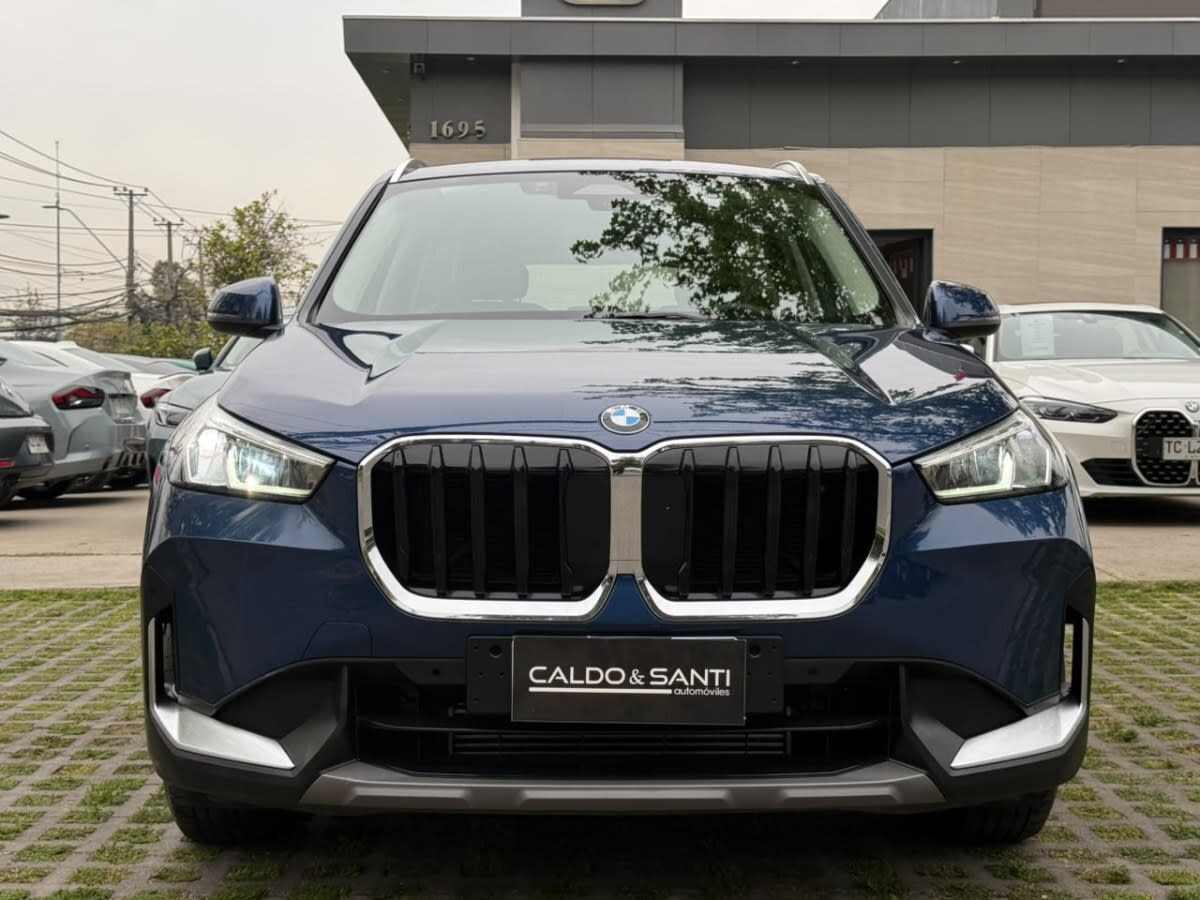 2023 BMW X1 SDRIVE18I Azul - Miniatura 8