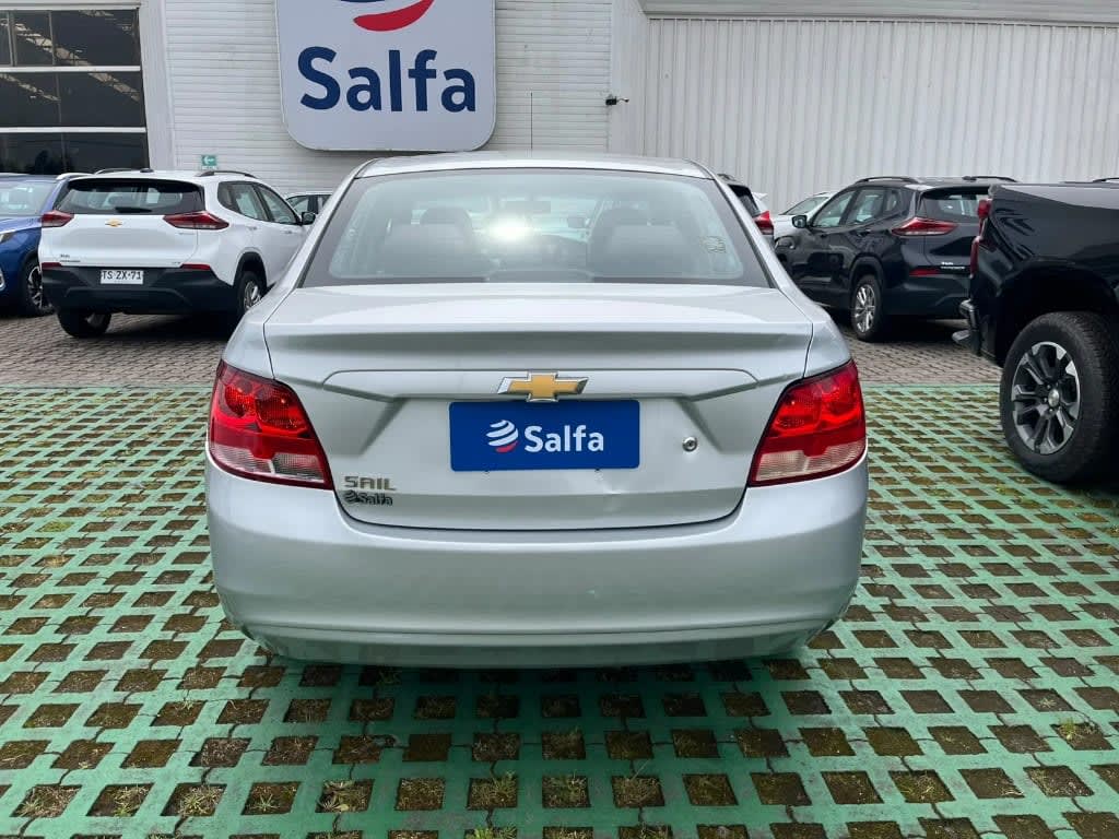 2018 Chevrolet Sail 1.5 Plata - Miniatura 6