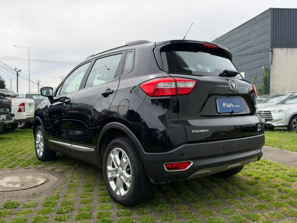 2022 Changan Cs15 1.5 Negro - Miniatura 7