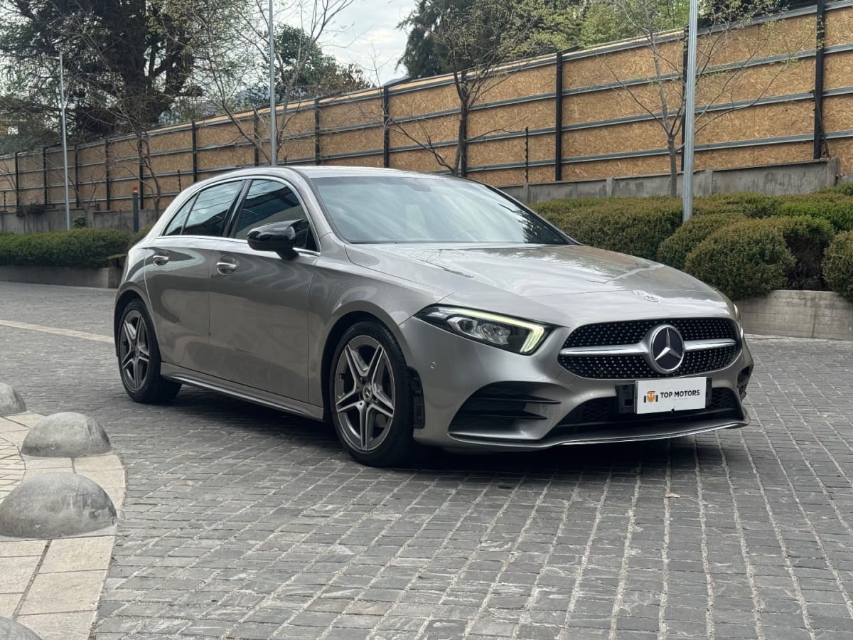 2020 Mercedes-Benz A200 D amg Gris - Miniatura 3
