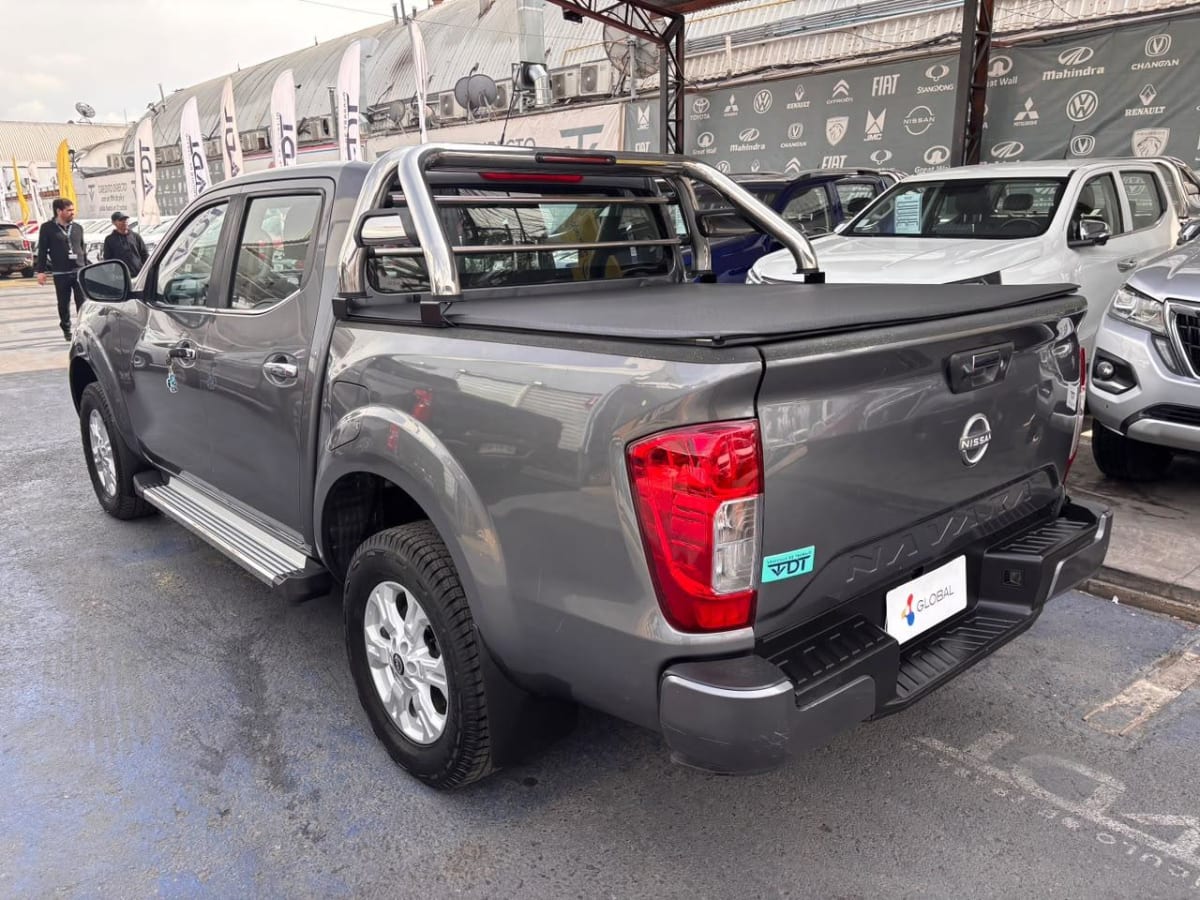 2023 Nissan Navara Gris - Miniatura 6