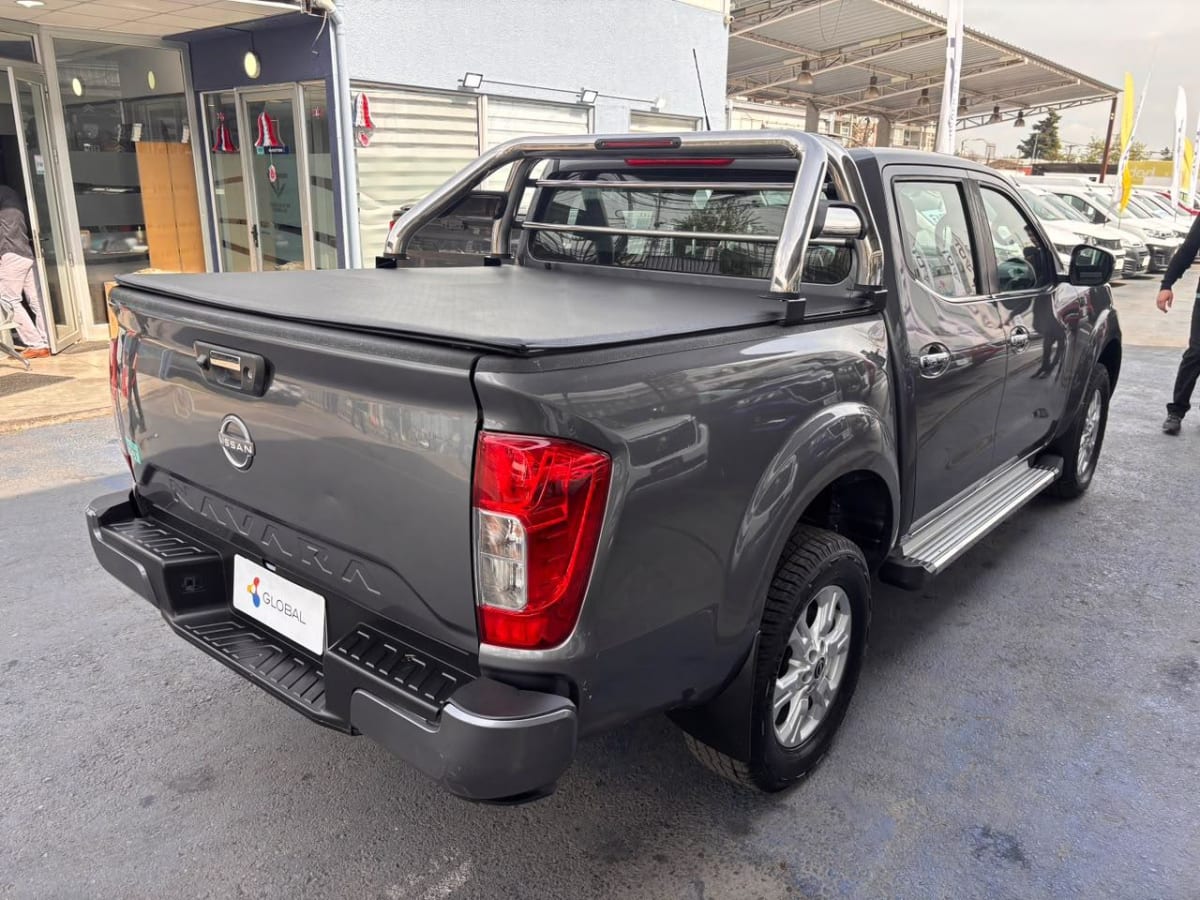 2023 Nissan Navara Gris - Miniatura 8