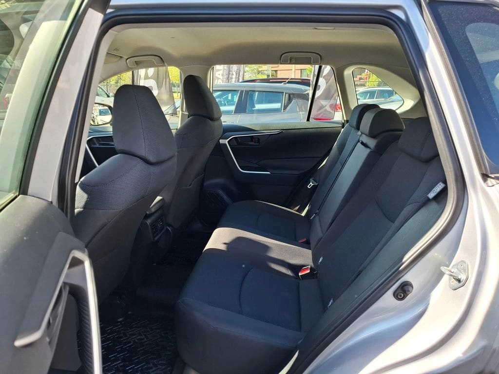 2025 Toyota RAV4 4X2 - Miniatura 5