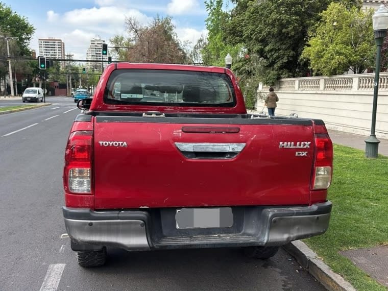 2024 Toyota HILUX Dcab - Miniatura 3