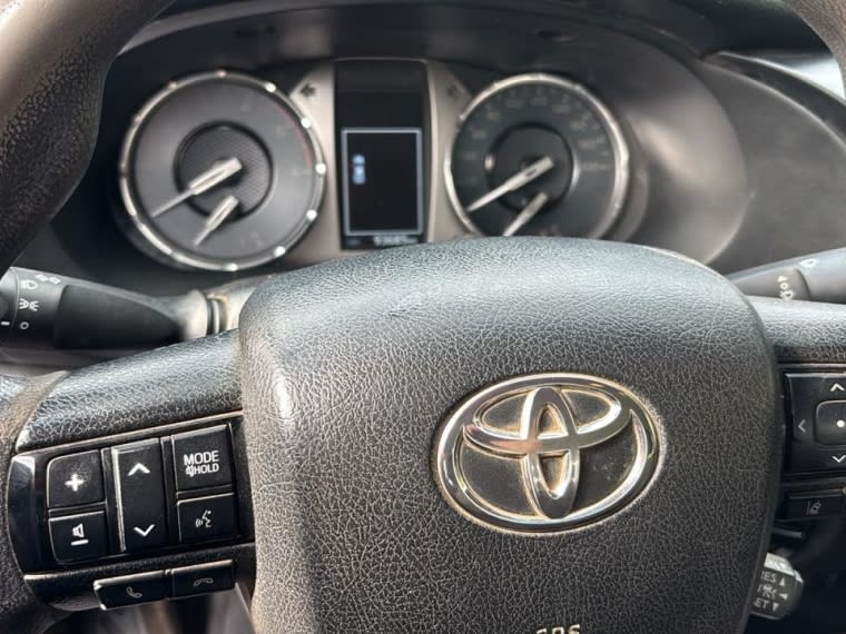 2024 Toyota HILUX Dcab - Miniatura 9