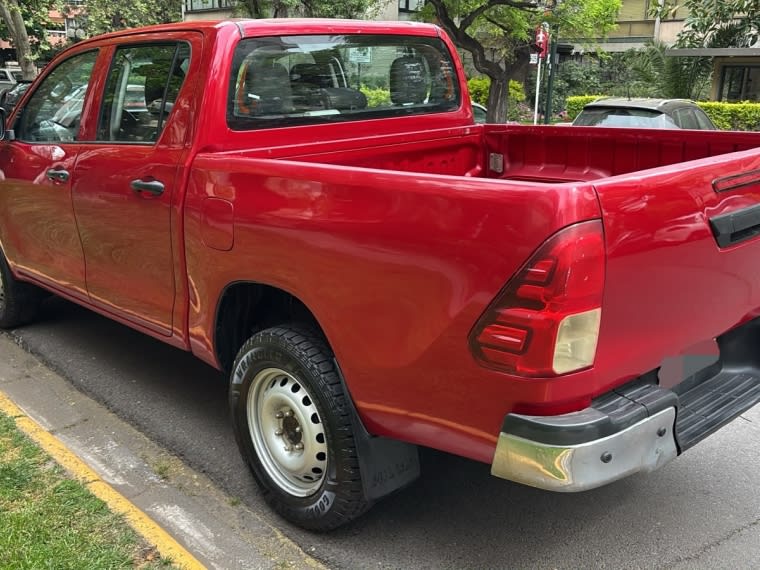 2023 Toyota HILUX Dcab - Miniatura 4